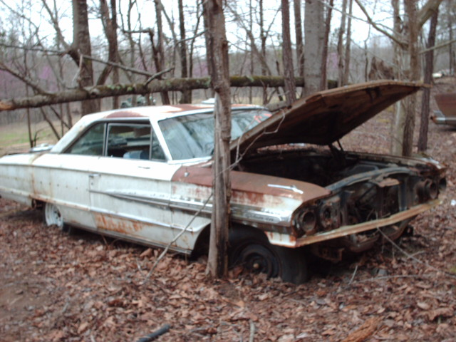 Now here's a hot classic Ford A 64 Ford Galaxie 500 with a'0 V8